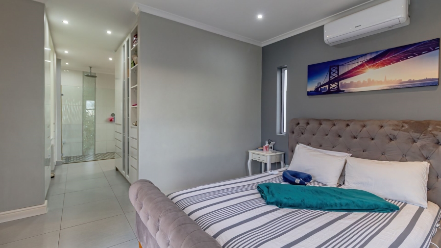 4 Bedroom Property for Sale in Dennegeur Western Cape
